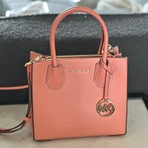 Michael Kors Mercer Medium Messenger Bag - Grapefruit, Like New